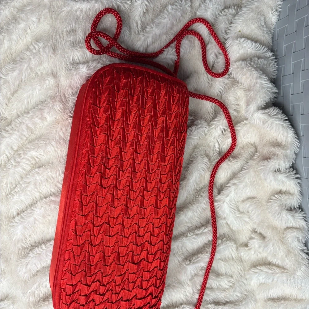 La Regale Red Textured Clutch